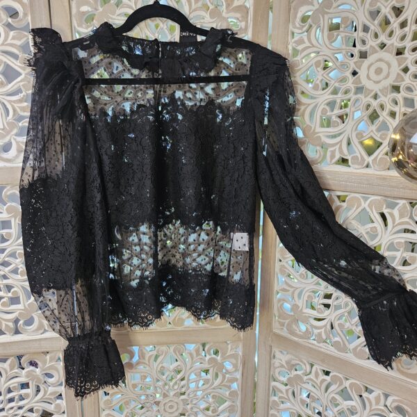 Blouse noire en dentelle plumetis Choklate