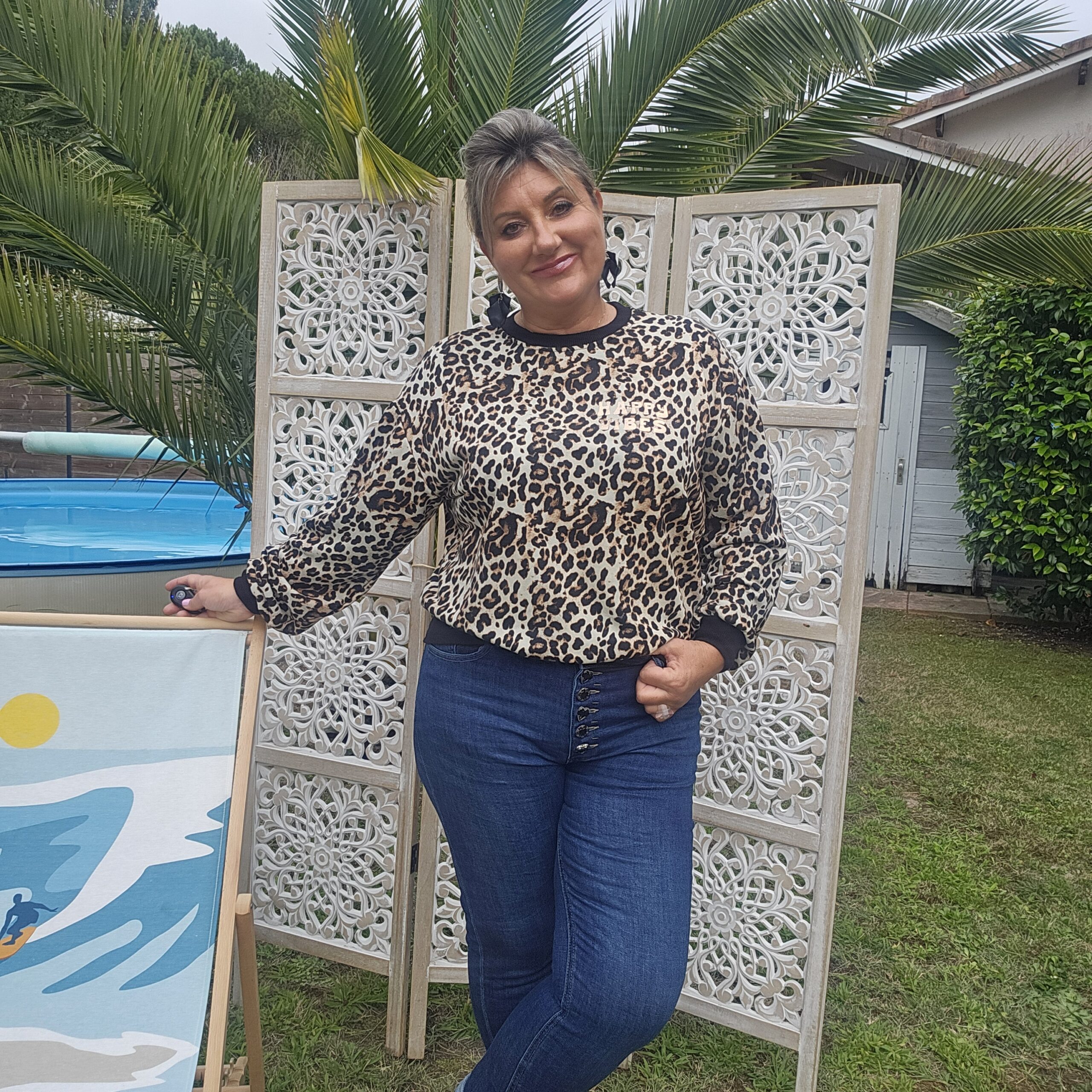 Jean's bleu foncé boutons cœurs – Image 5