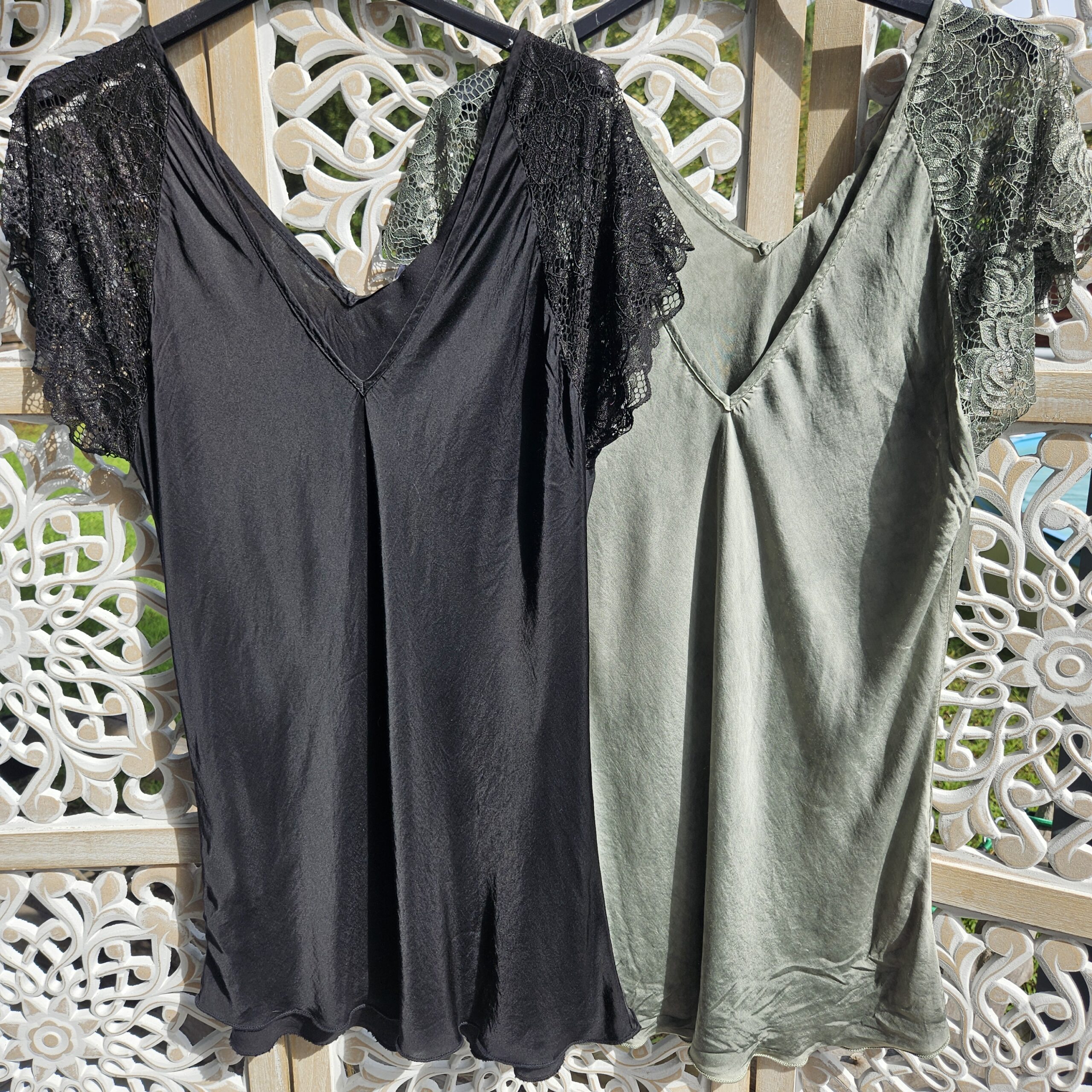 Top dentelle aux manches