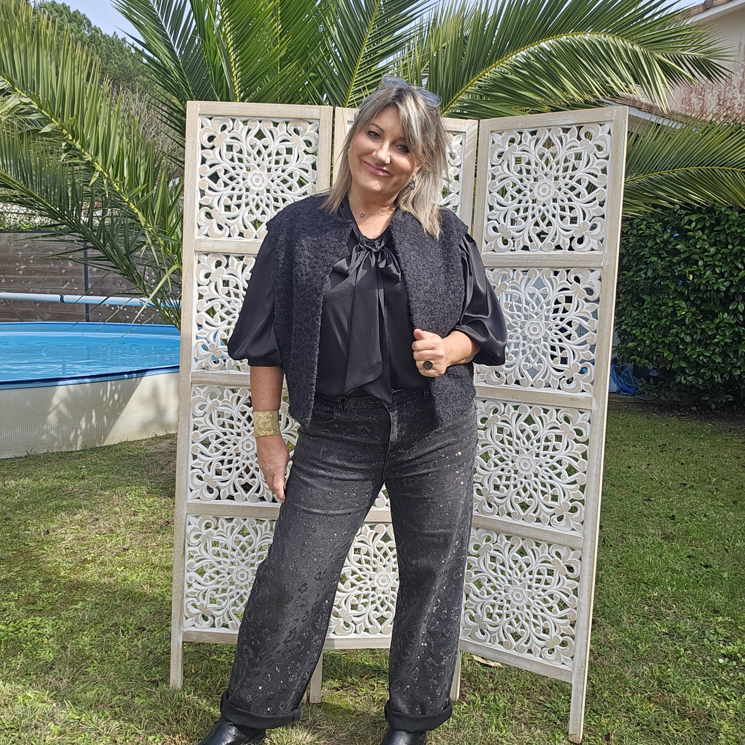 Jean's noir délavé avec strass – Image 10