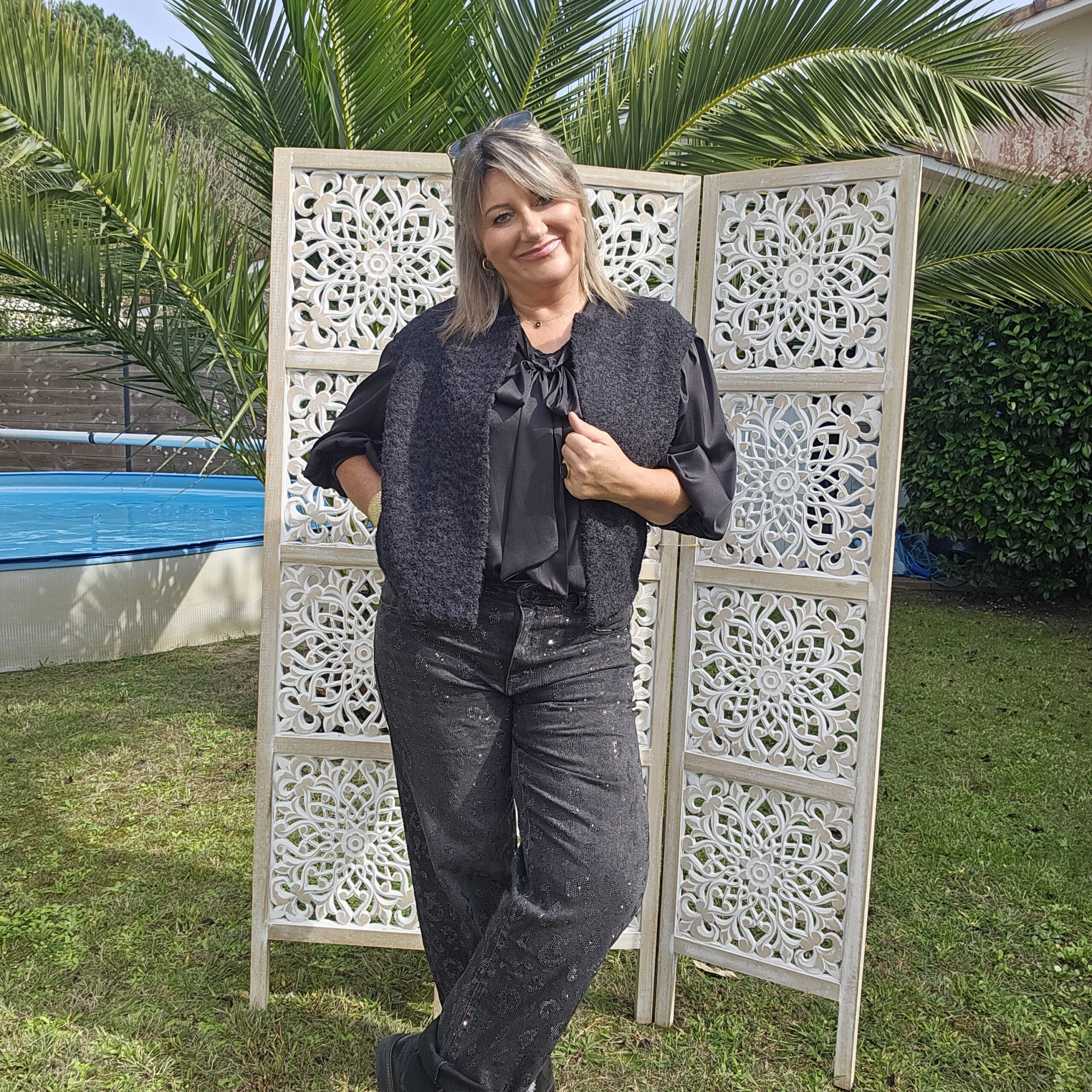 Jean's noir délavé avec strass – Image 11