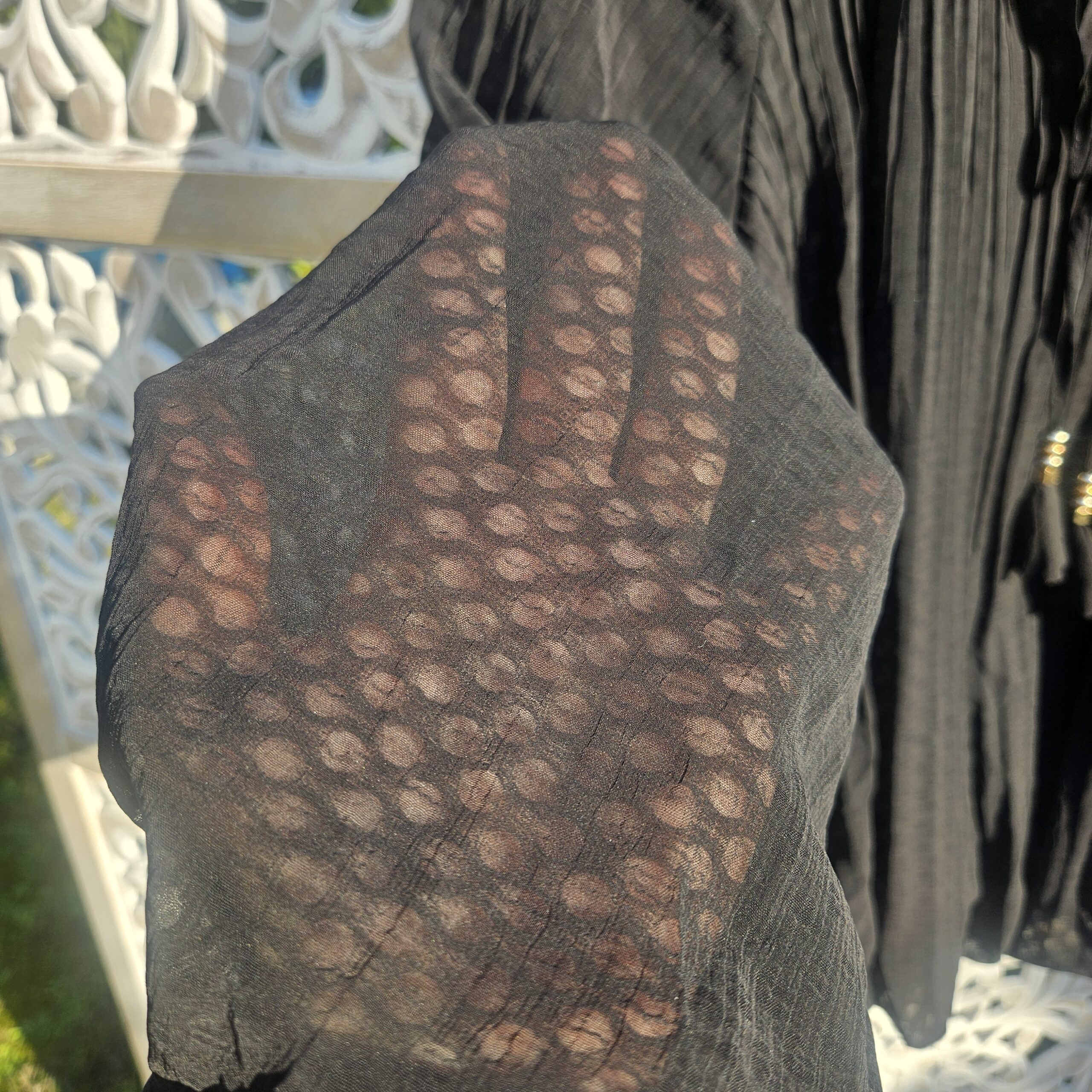 Blouse noire plissée – Image 18