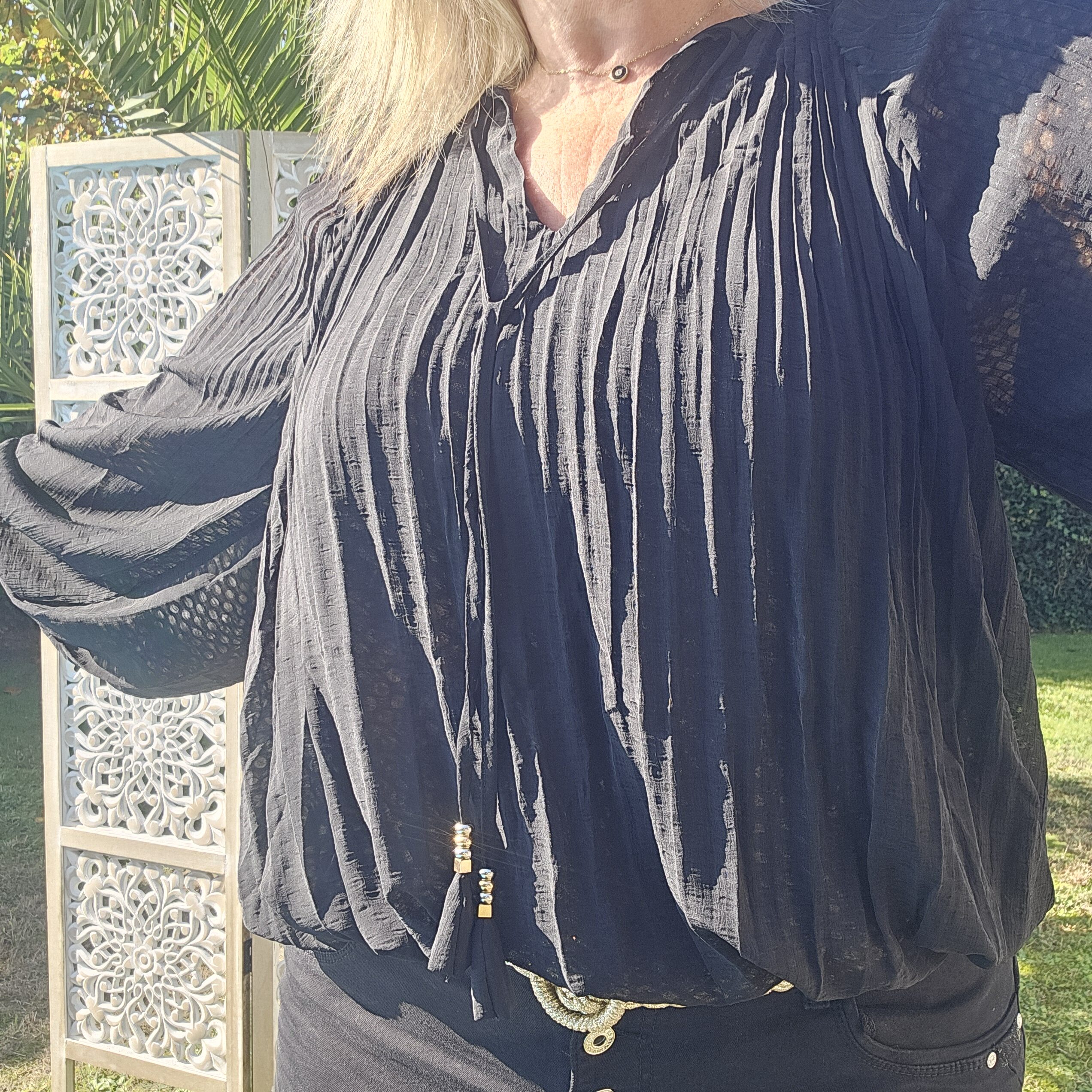 Blouse noire plissée – Image 6