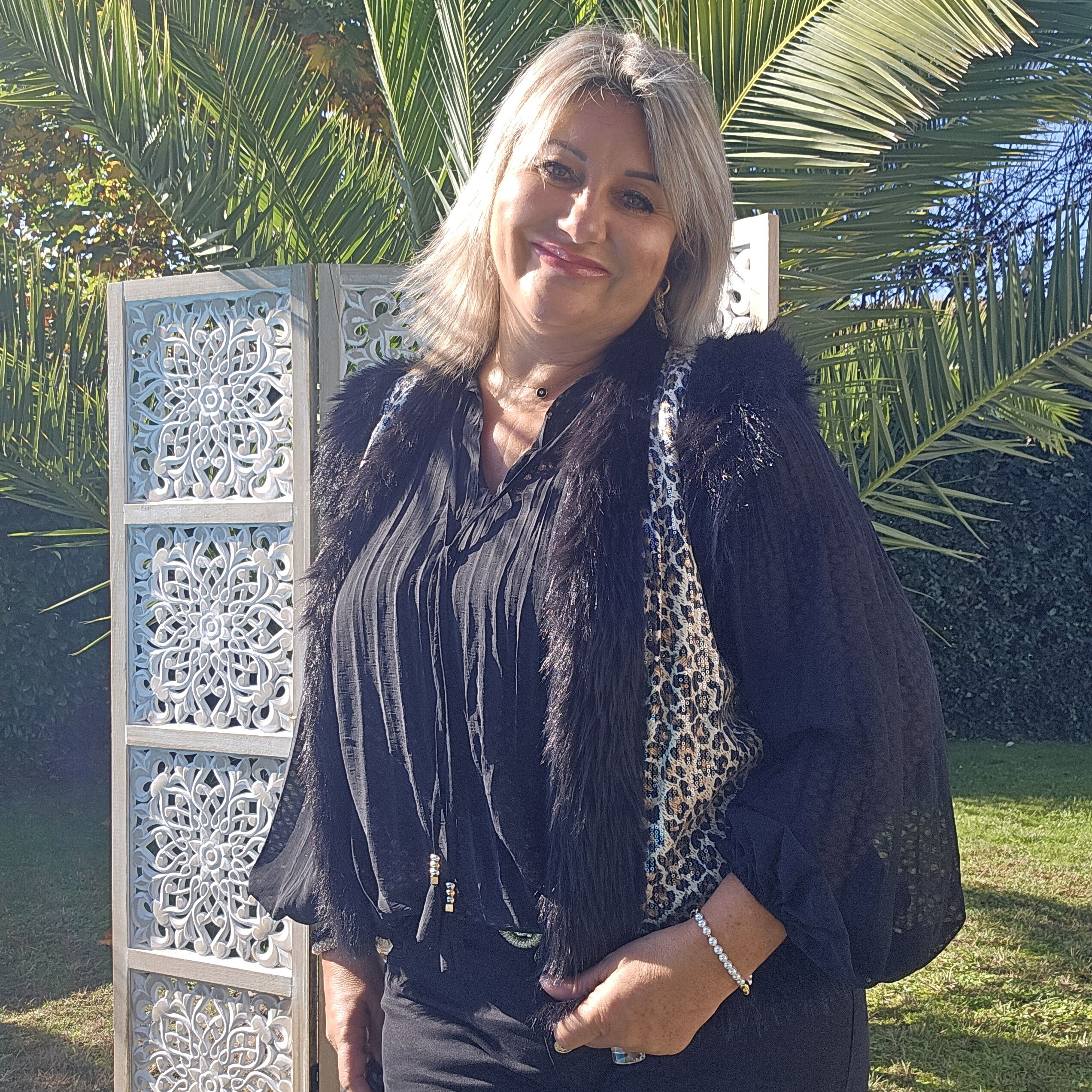 Blouse noire plissée – Image 12