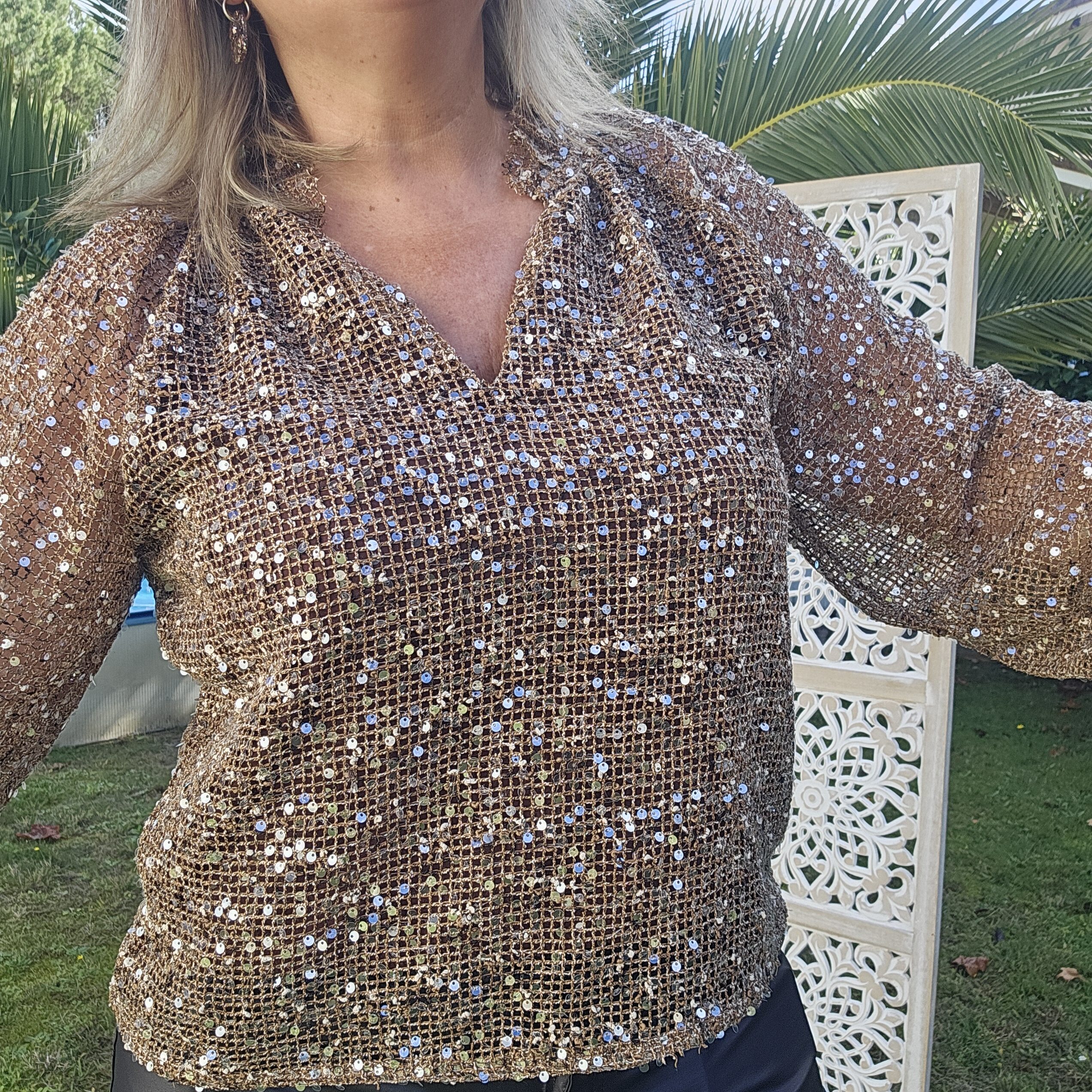 Blouse chocolat en filet et sequins – Image 16