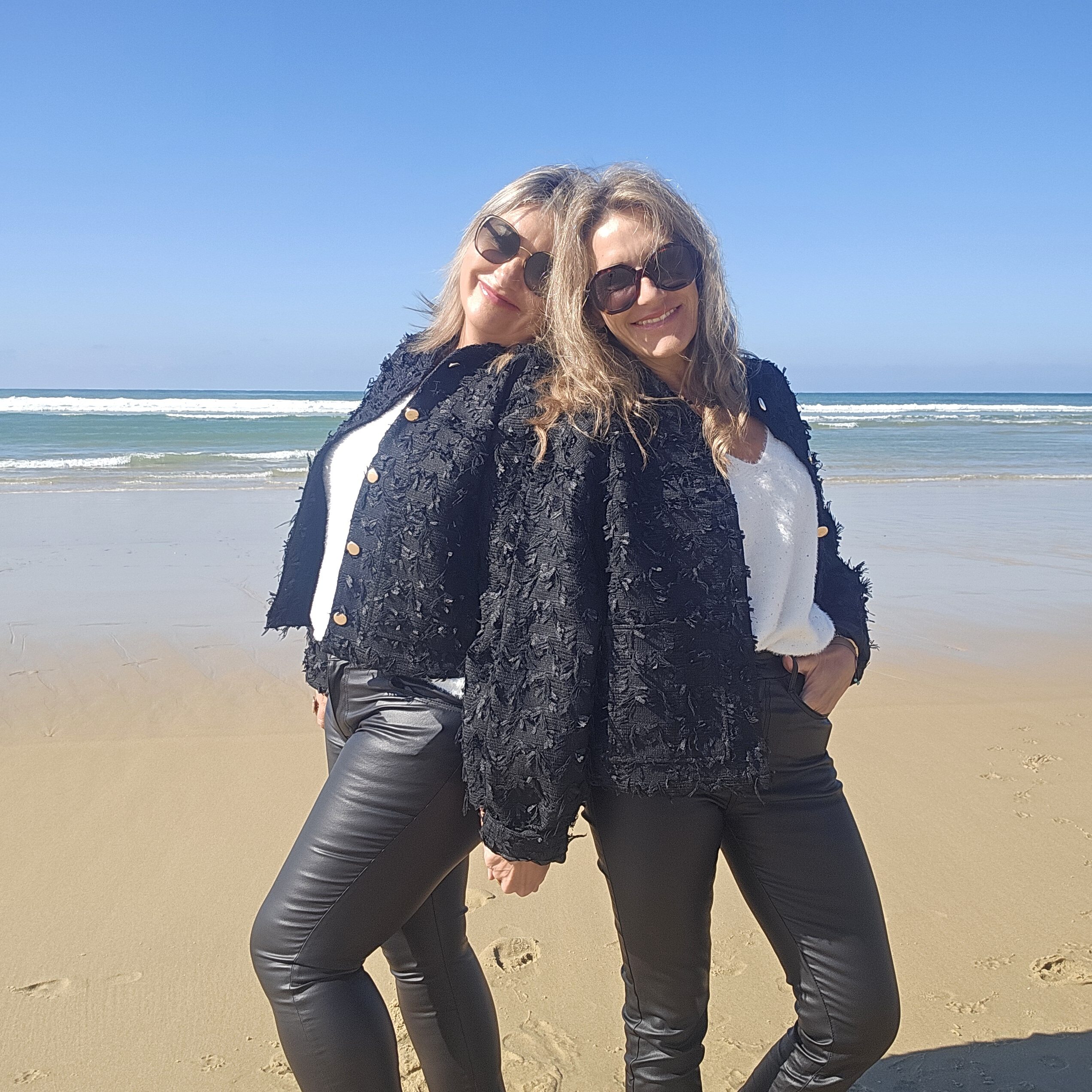 Veste courte noire en tweed – Image 6