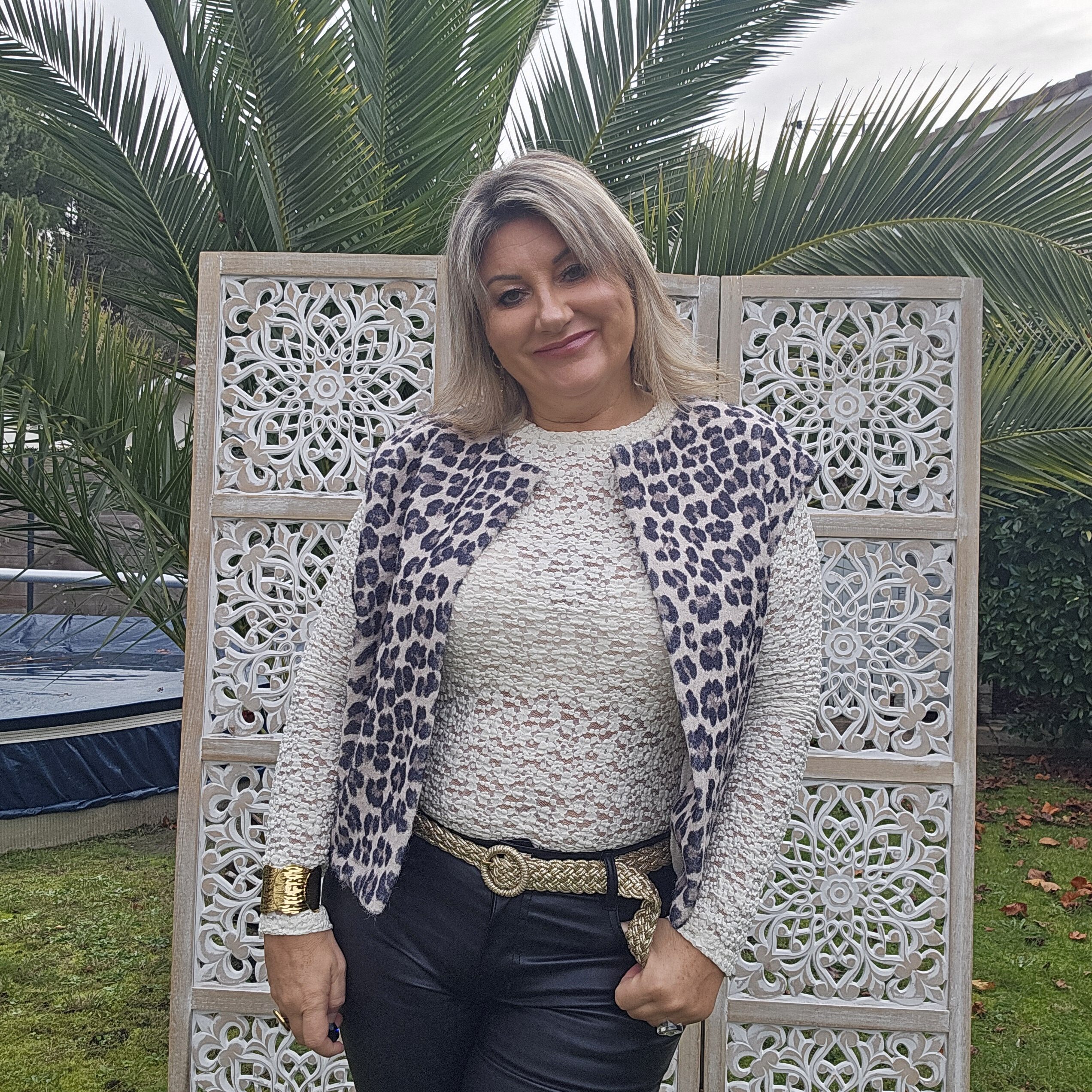 Mousseline en dentelle semi transparente Choklate â Image 24