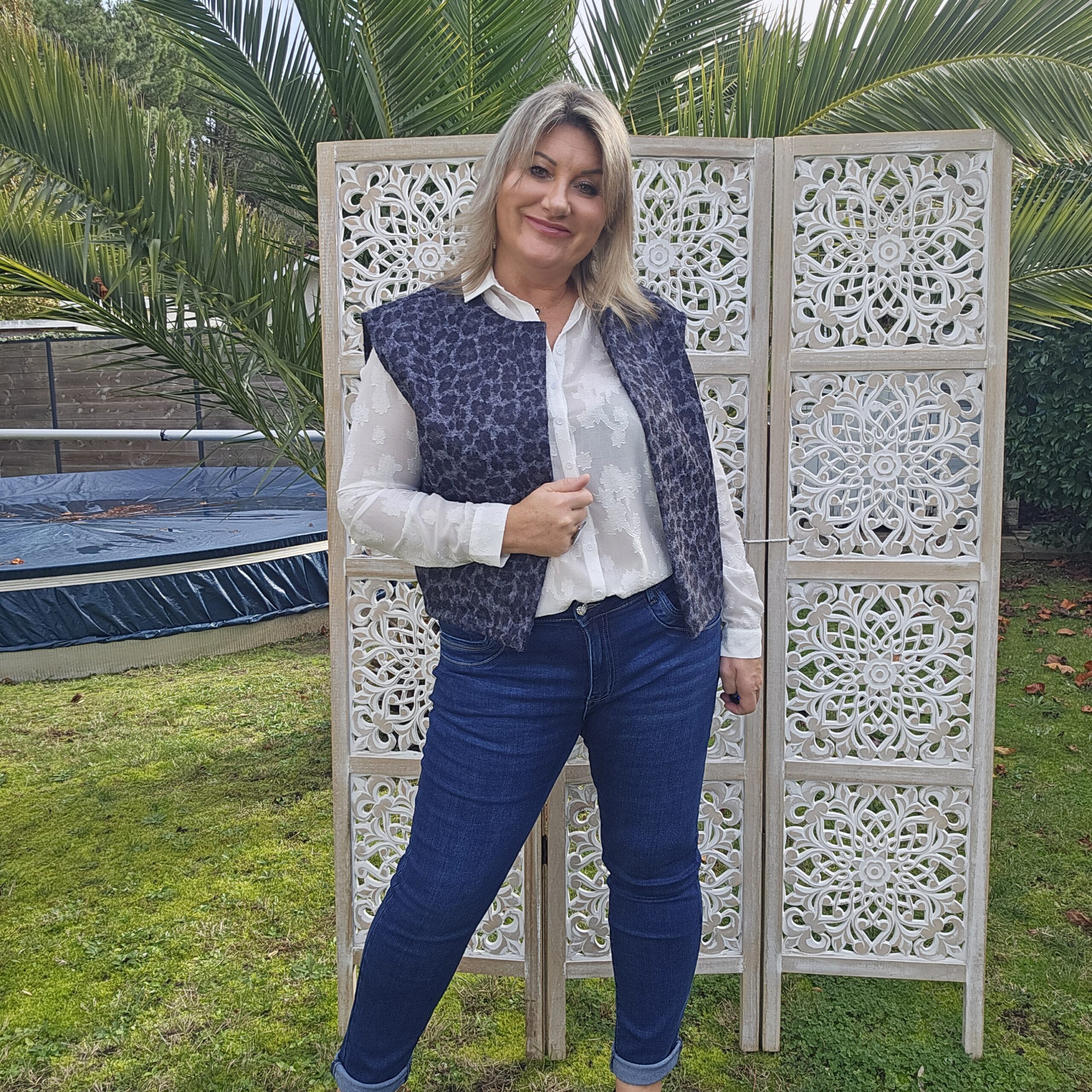 Jean's bleu foncé un bouton cœur brillant – Image 7