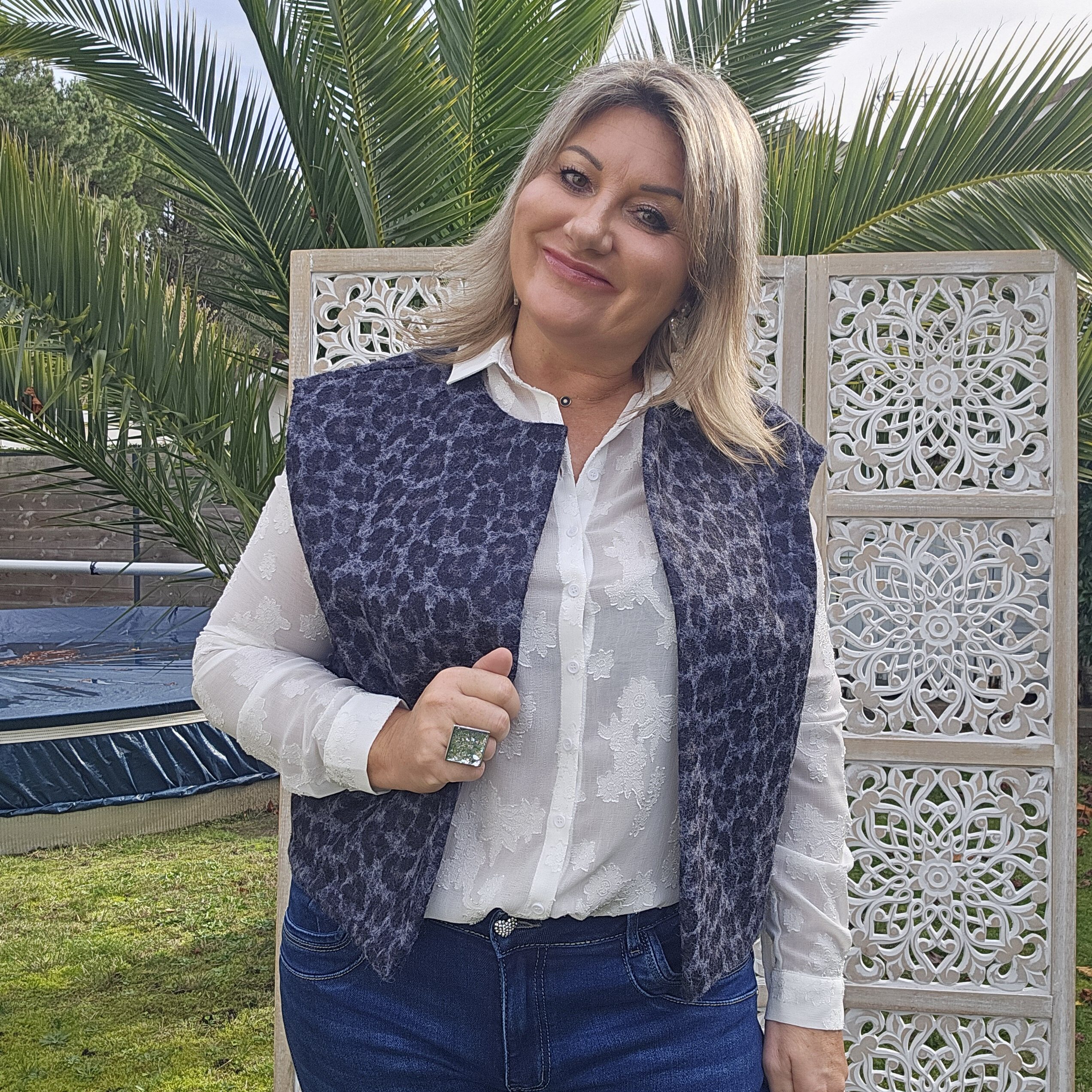 Chemisier avec fleurs brodées – Image 6