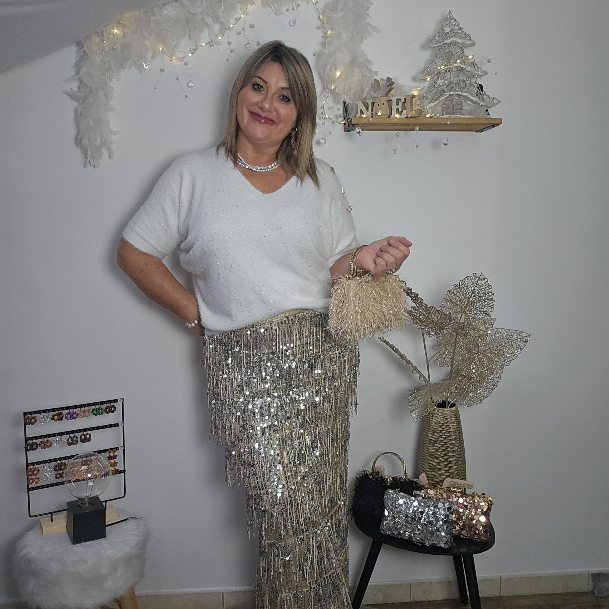 Jupe crayon en sequins dorés – Image 2