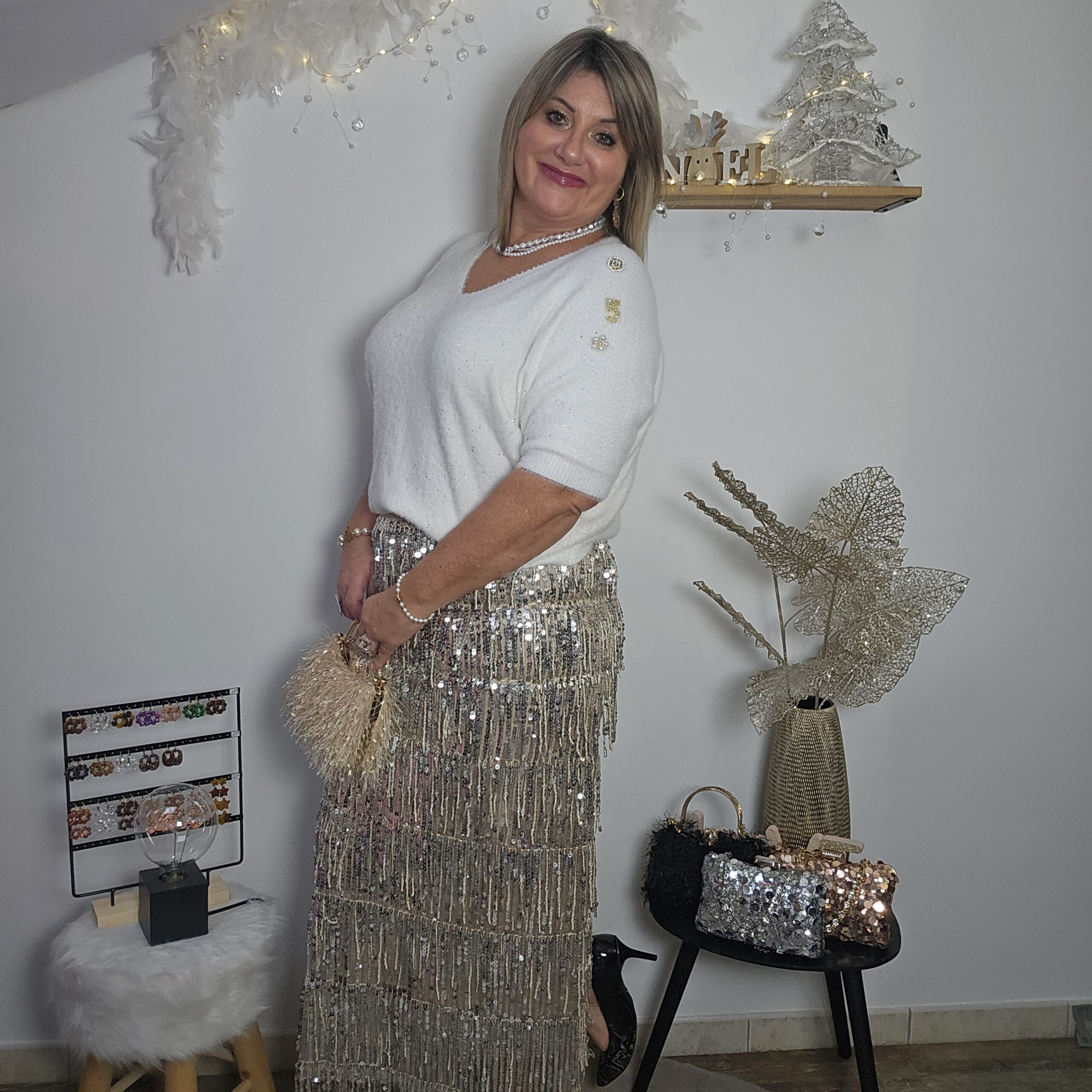 Jupe crayon en sequins dorés – Image 3