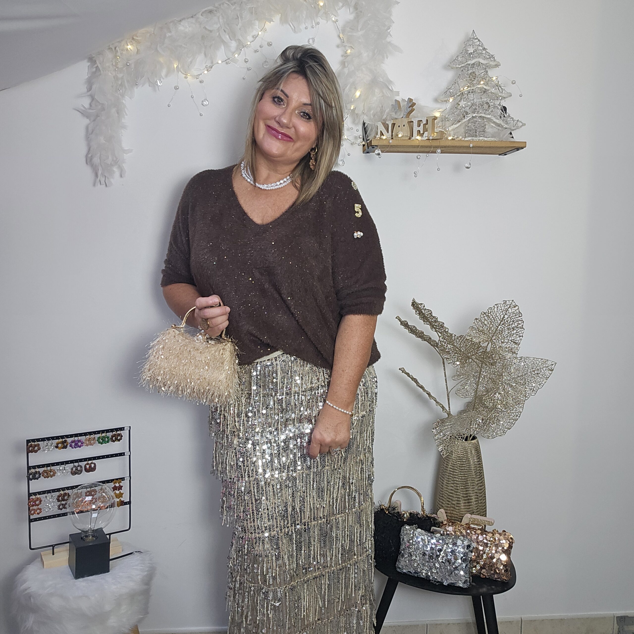 Jupe crayon en sequins dorés – Image 5