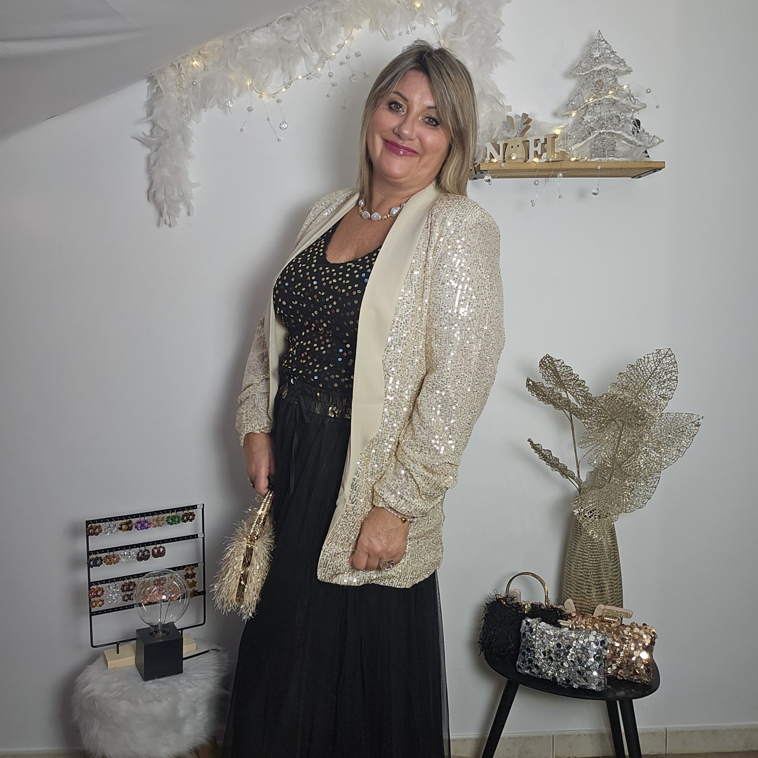 Blazer long en sequins dorés – Image 3