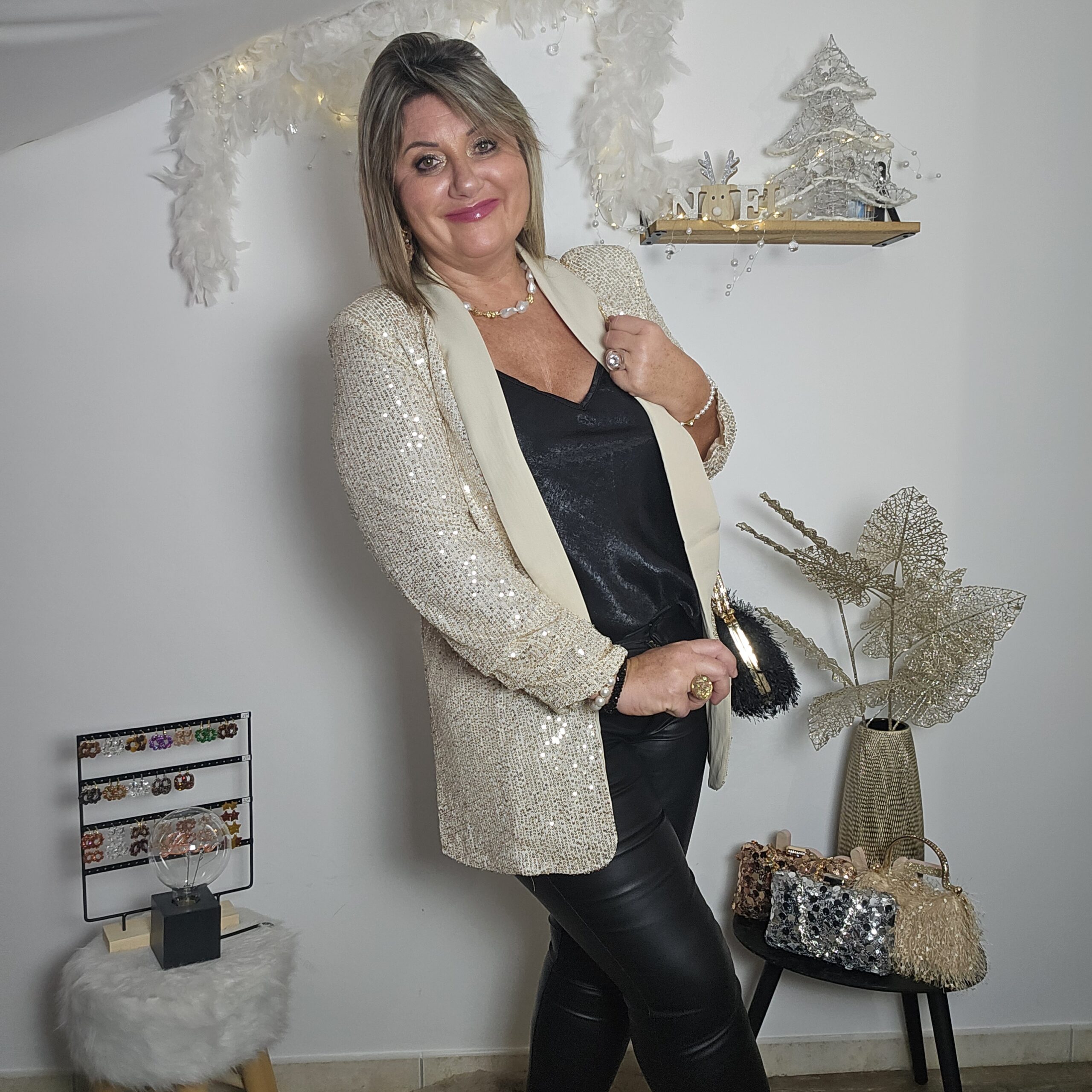 Blazer long en sequins dorés – Image 6
