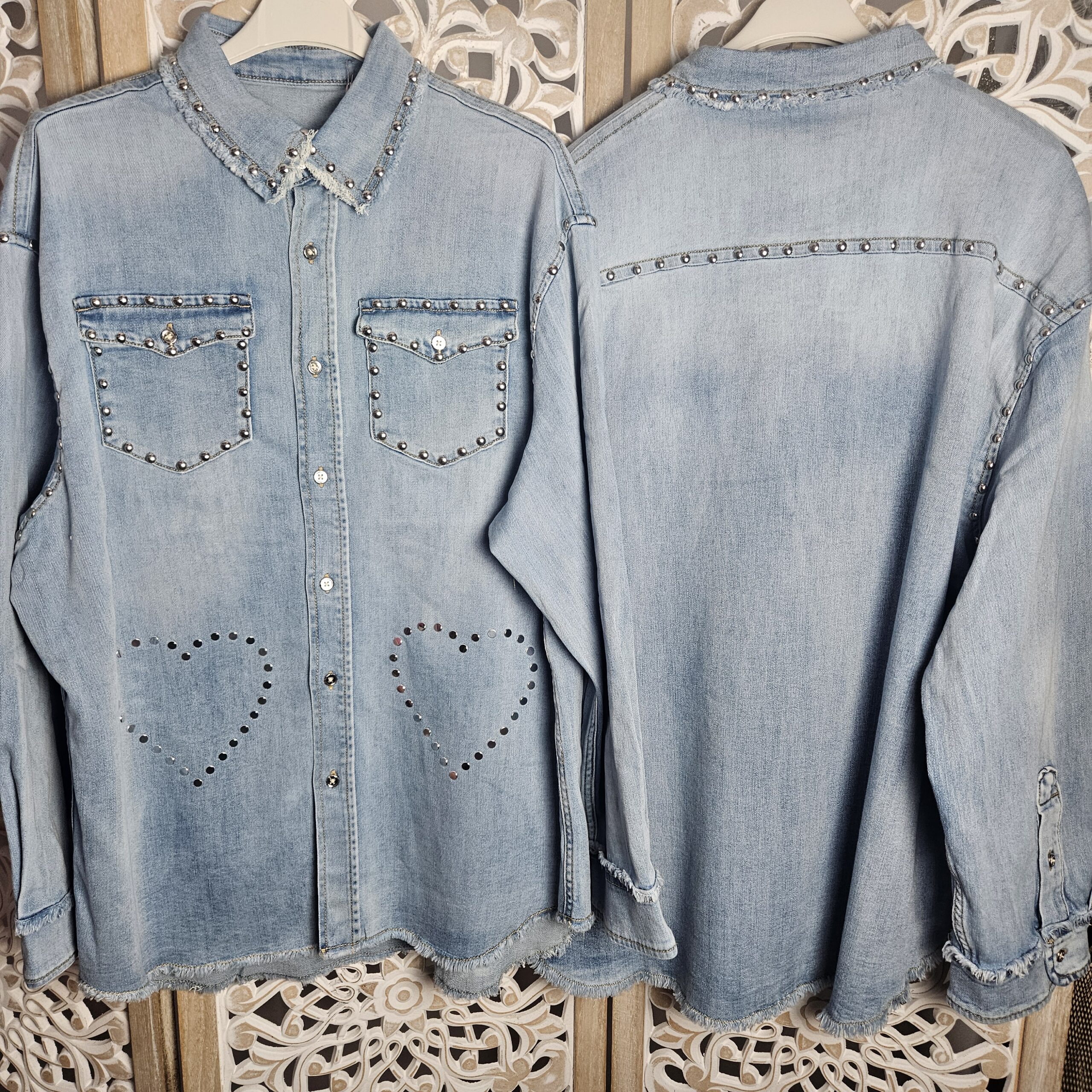 Chemise en Jean avec clous argentés
