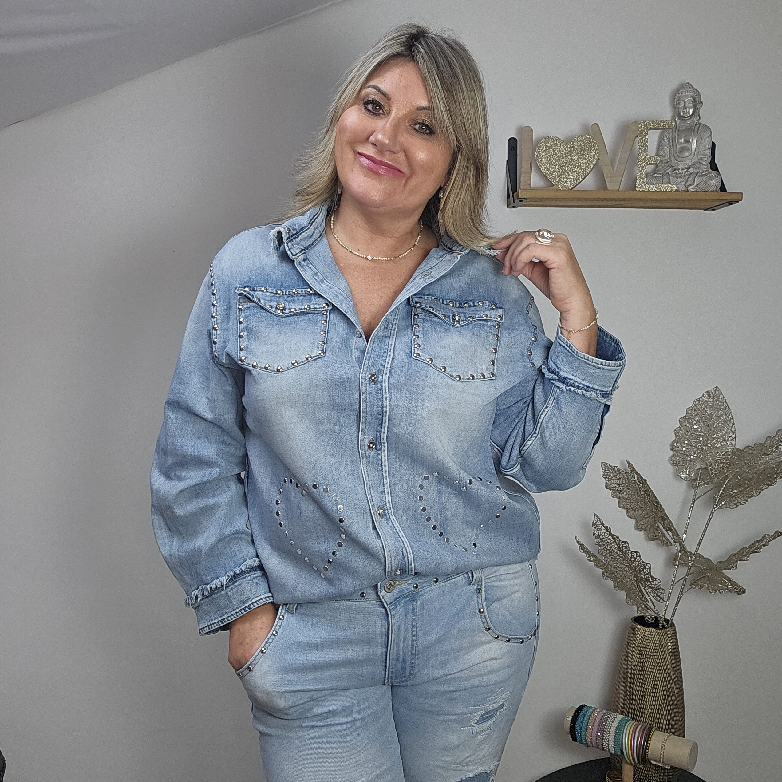 Chemise en Jean avec clous argentés – Image 4