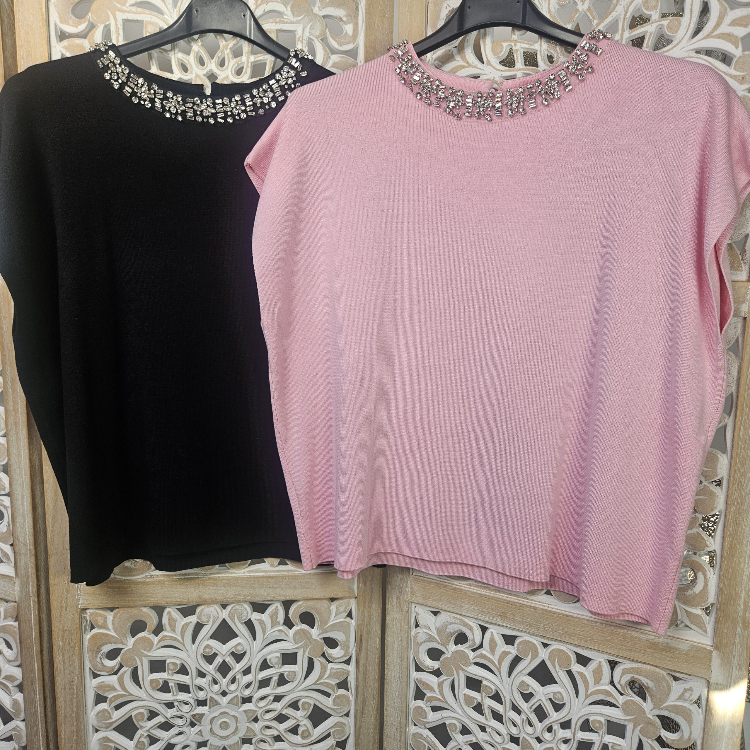 Top col strass manches courtes