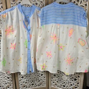 Chemise blanche et bleue détail fluo