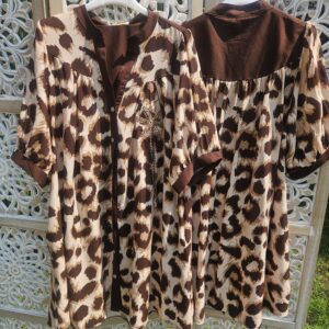 Robe courte léopard bords marron palmier