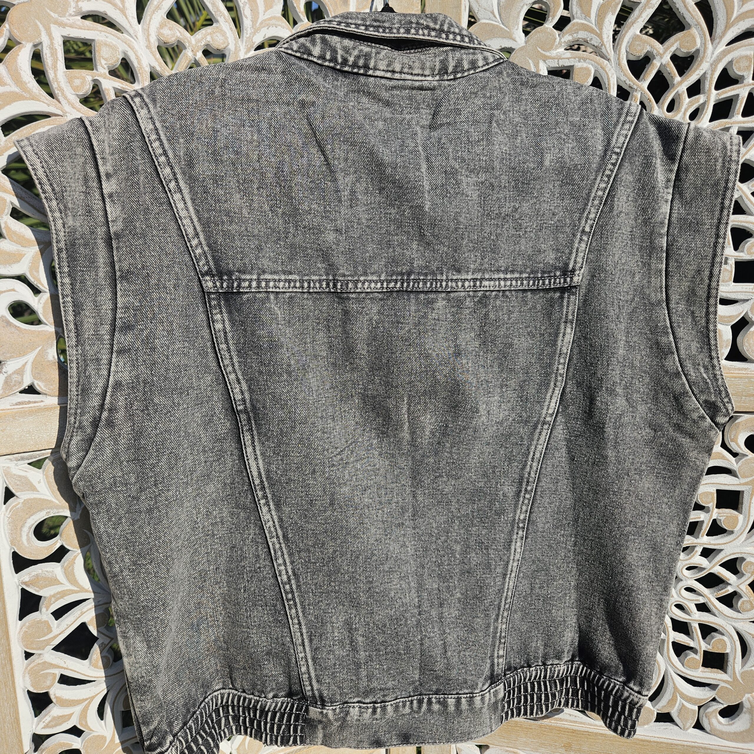 Veste en jeans gris sans manches – Image 3
