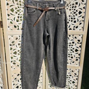 Jeans Barrel noir délavé avec ceinture