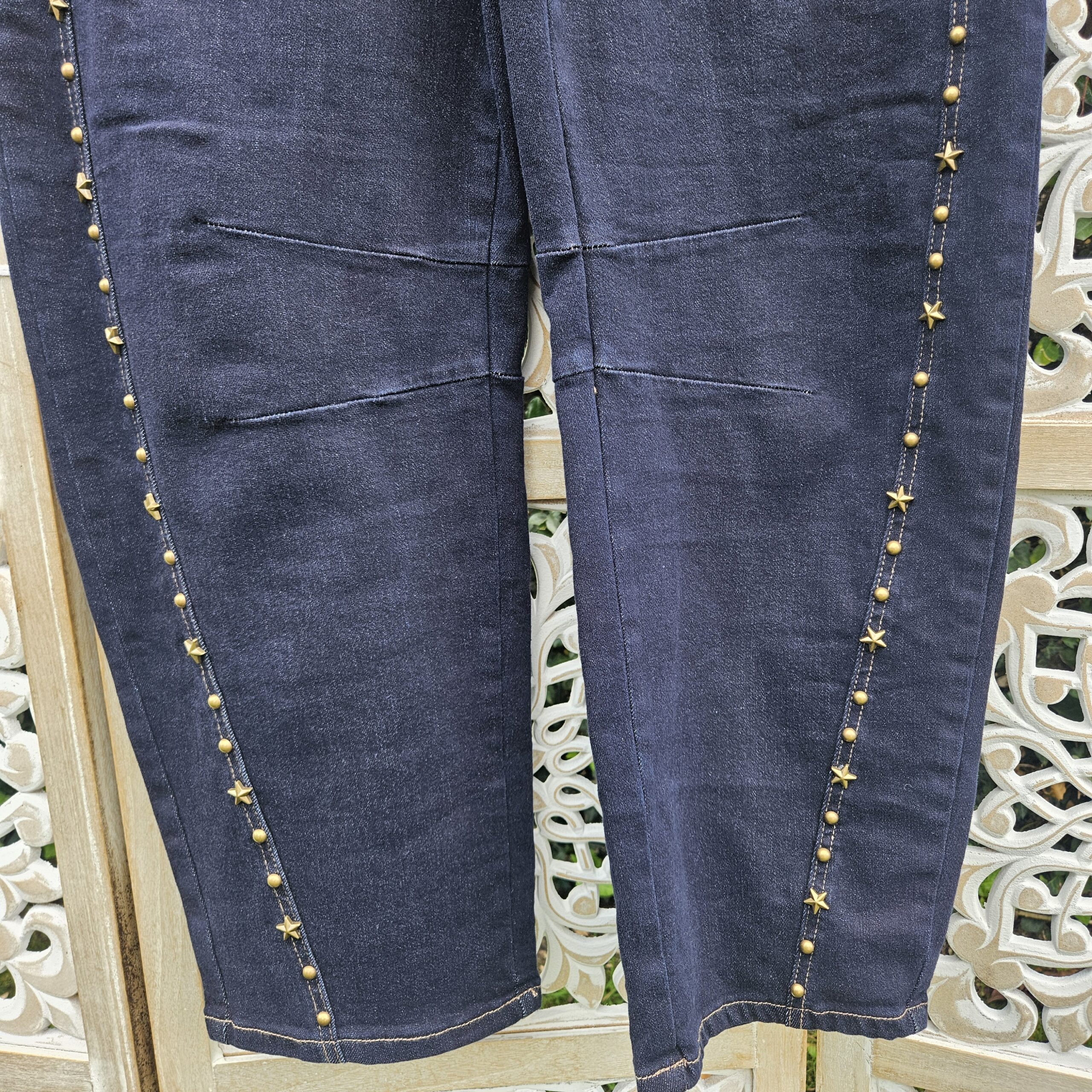 Jeans Barrel bleu brut étoiles cloutées – Image 3