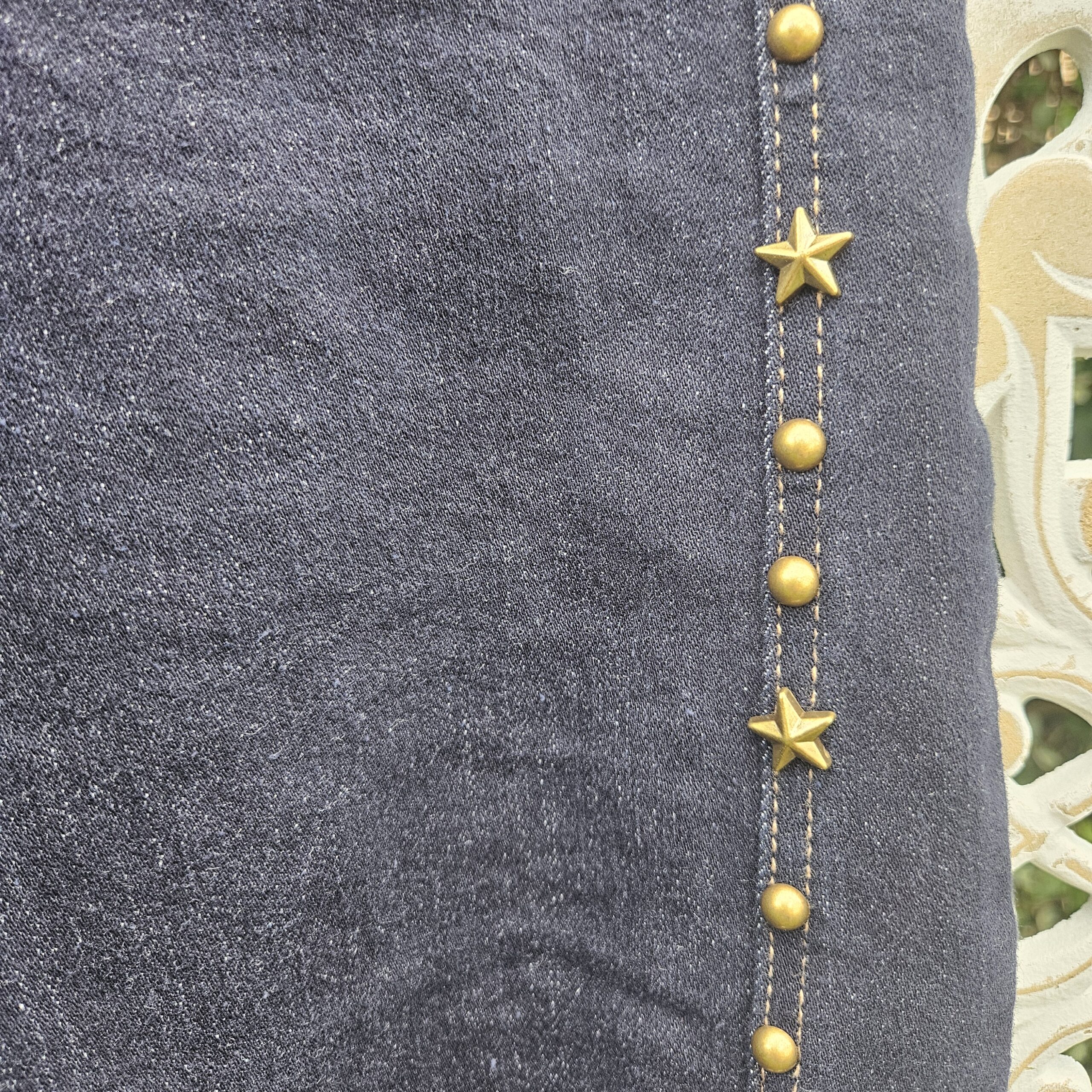Jeans Barrel bleu brut étoiles cloutées – Image 4