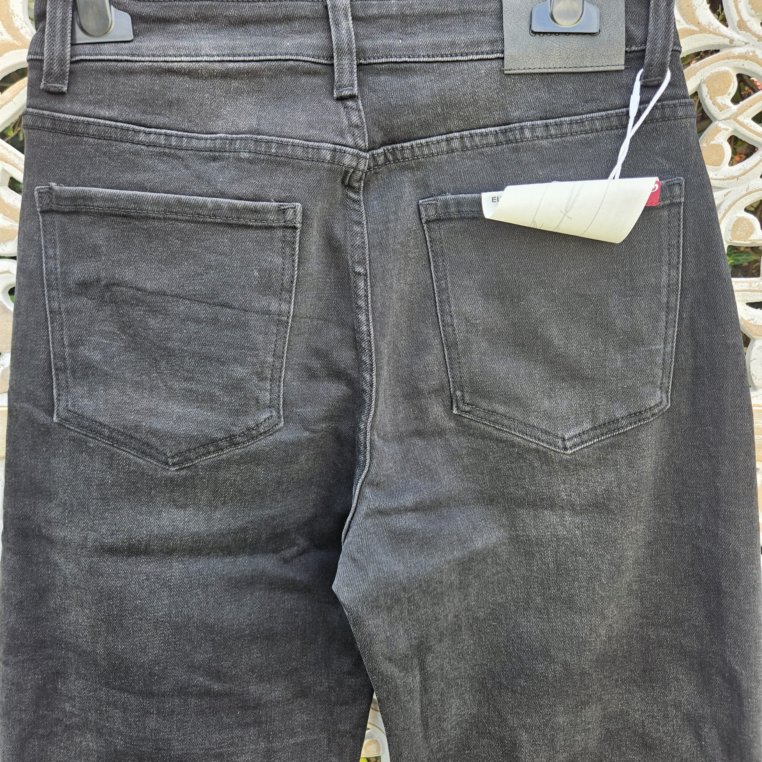 Jeans Mom noir délavé Pulpeuses – Image 7