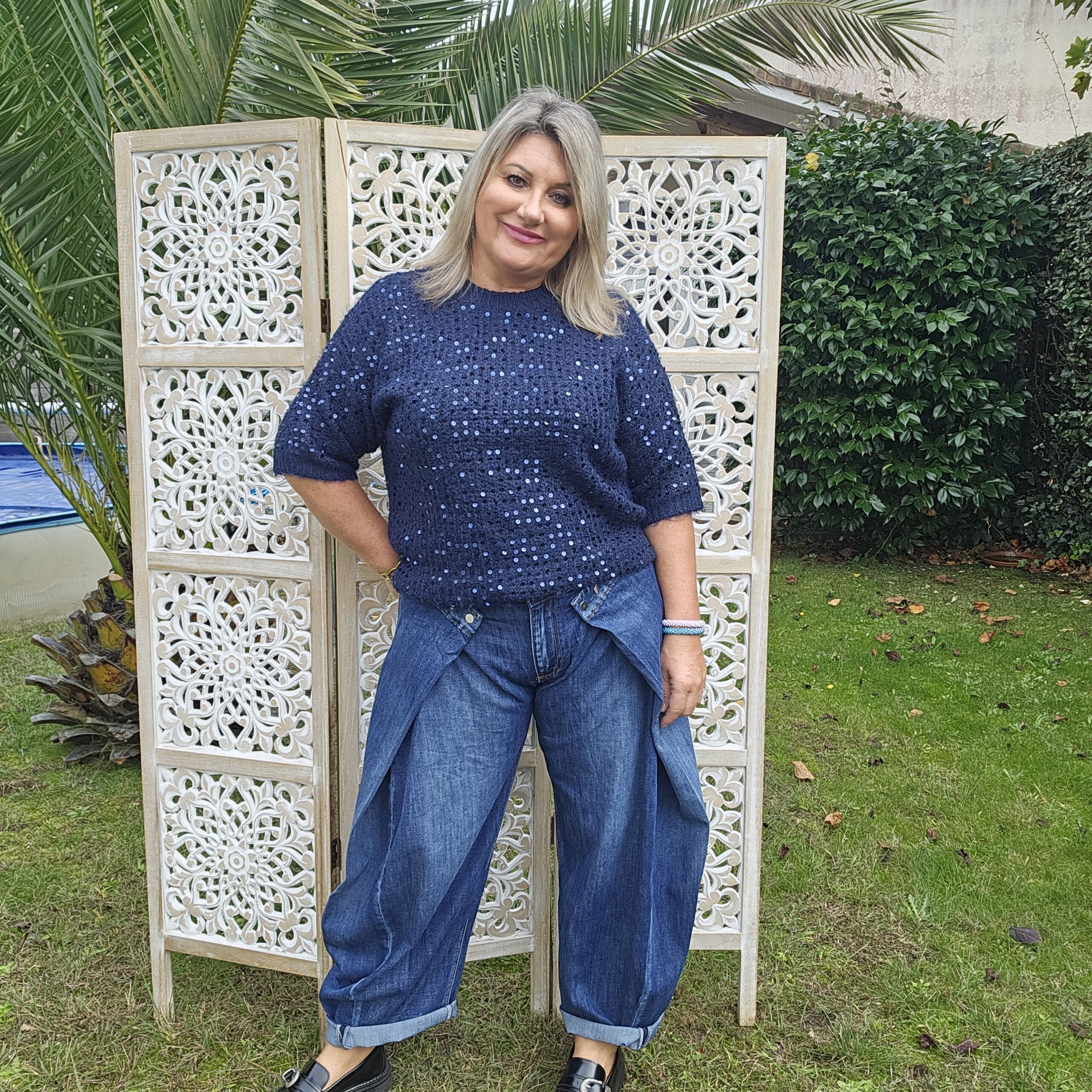Jeans bleu drapé – Image 2